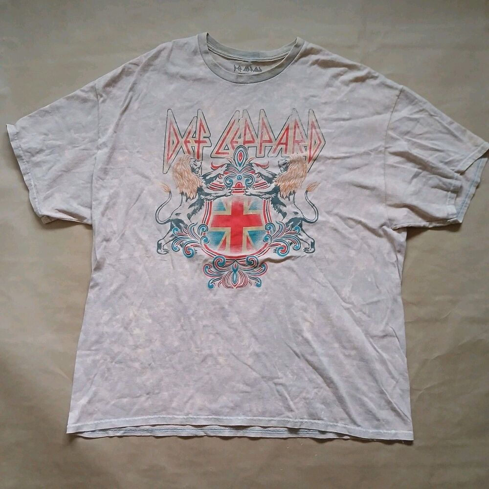 Def Leppard T Shirt Size XL Beige Crew Neck Short Sleeve Graphic Tee